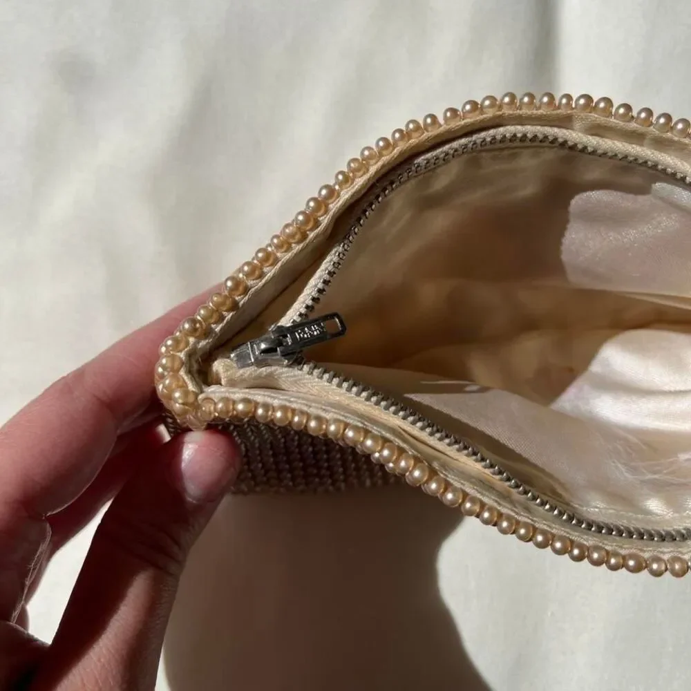 La regale japan cream vintage beaded purse‎